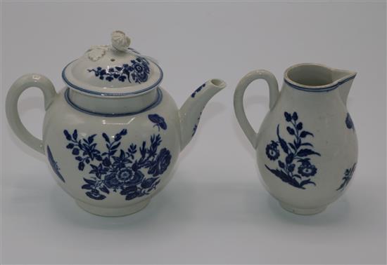 Early Worcester B&W teapot & cream jug